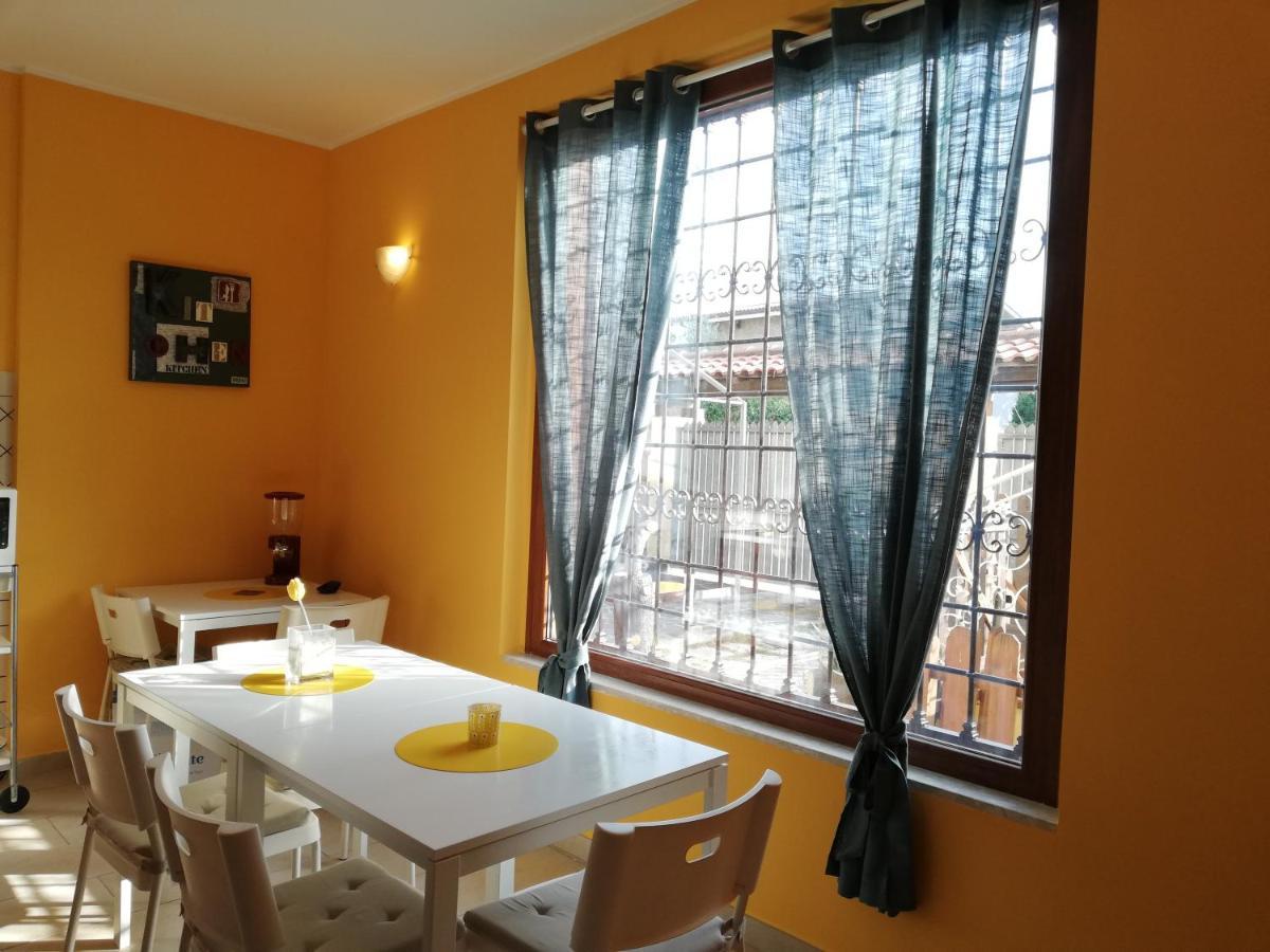 The Yellow House Bed & Breakfast Fiumicino Bagian luar foto