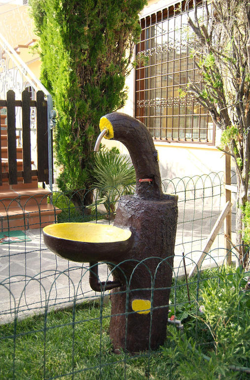 The Yellow House Fiumicino Bagian luar foto